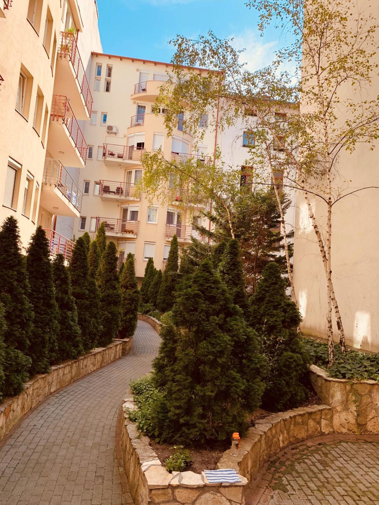 Peony Kaldy Apartman Free Garage Under The House Budapest Eksteriør billede